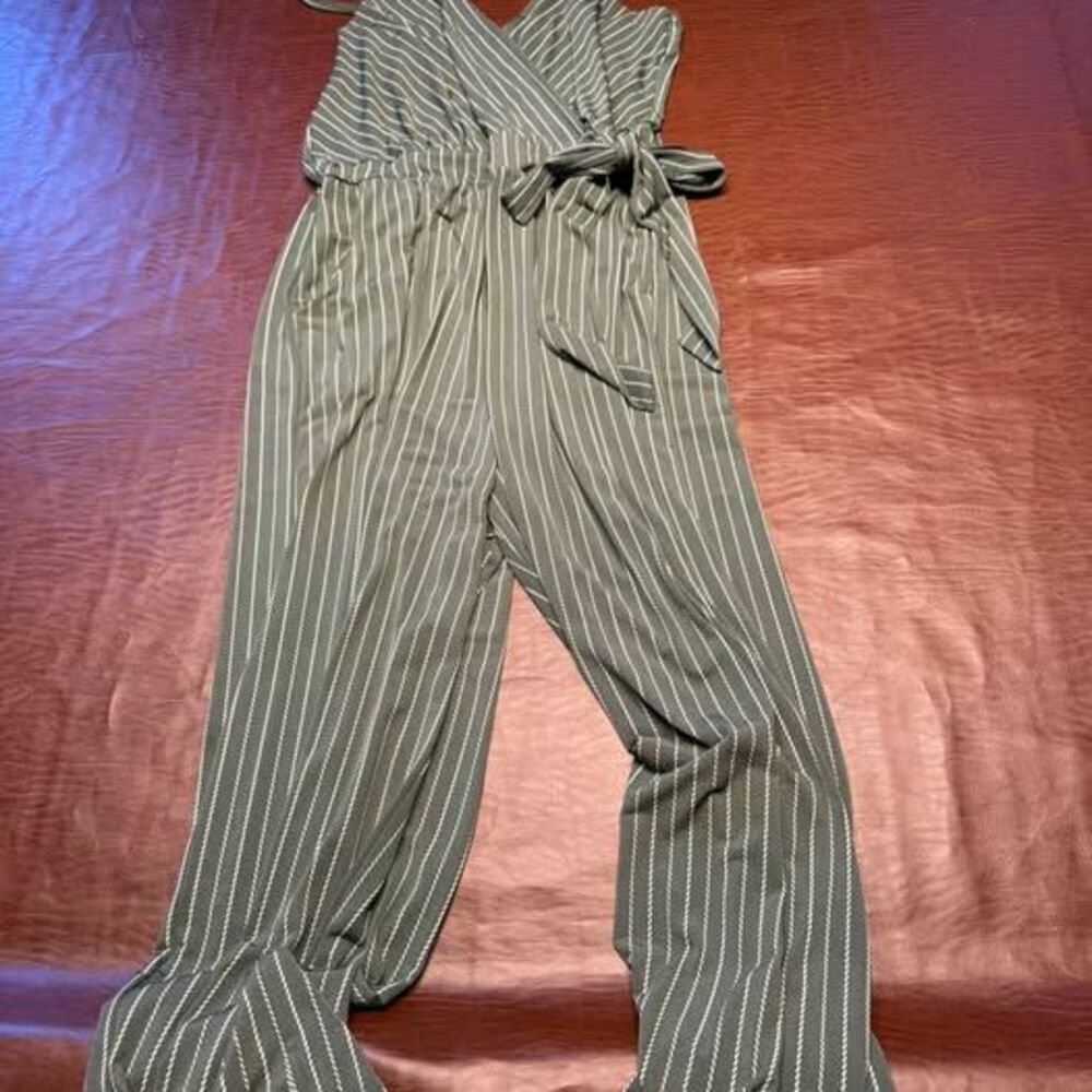 Woman’s Olive Green Striped Sleeveless Jumpsuit L